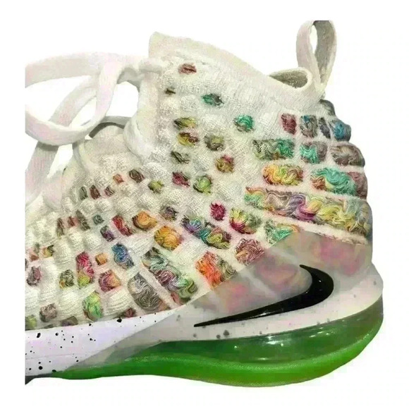 Size 5Y - Nike LeBron 17 Air Command Force - Picture 11 of 15